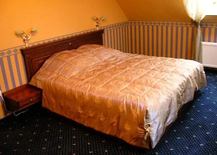 Zolotoie Runo Otel *
